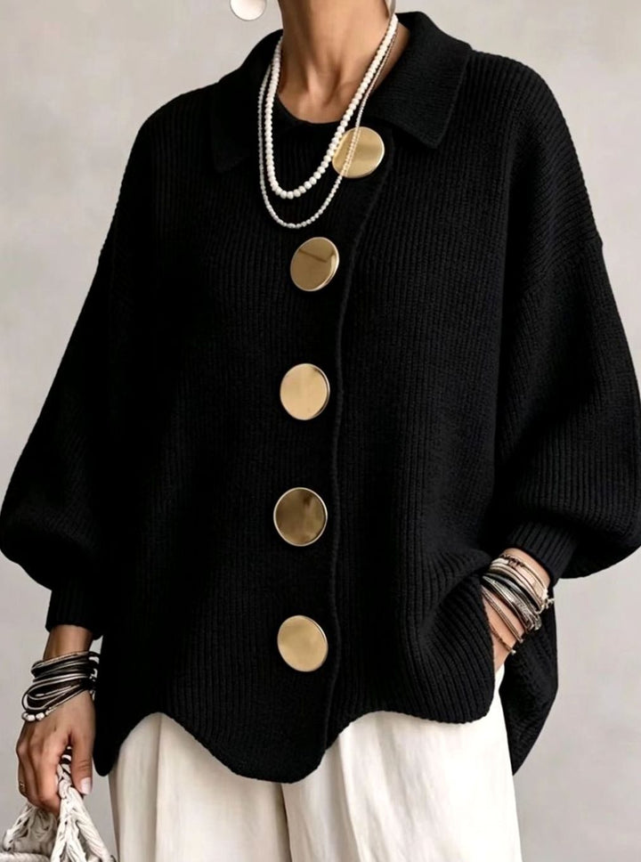 Oversized gestrickte Damenjacke mit goldenen Knöpfen und Laternenärmeln