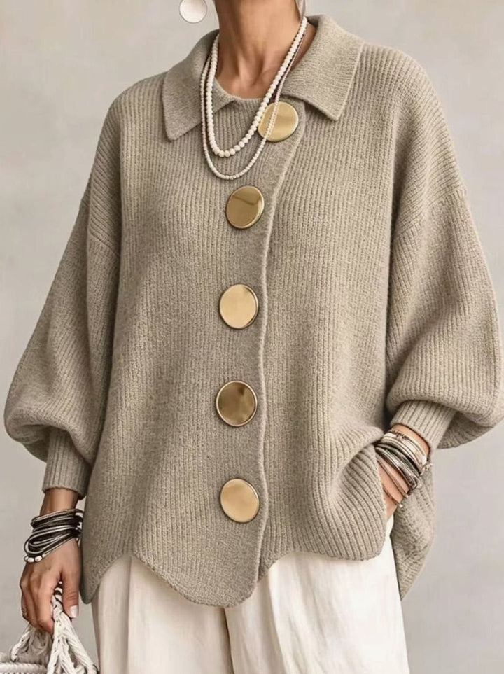Oversized gestrickte Damenjacke mit goldenen Knöpfen und Laternenärmeln