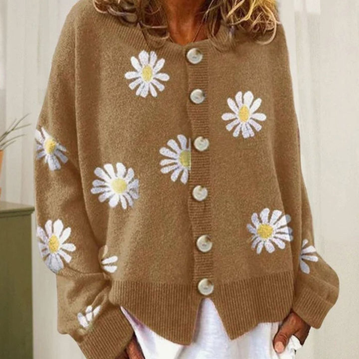 Entspannt gestrickte Damenwinterjacke mit Gänseblümchen und Knopfverschluss