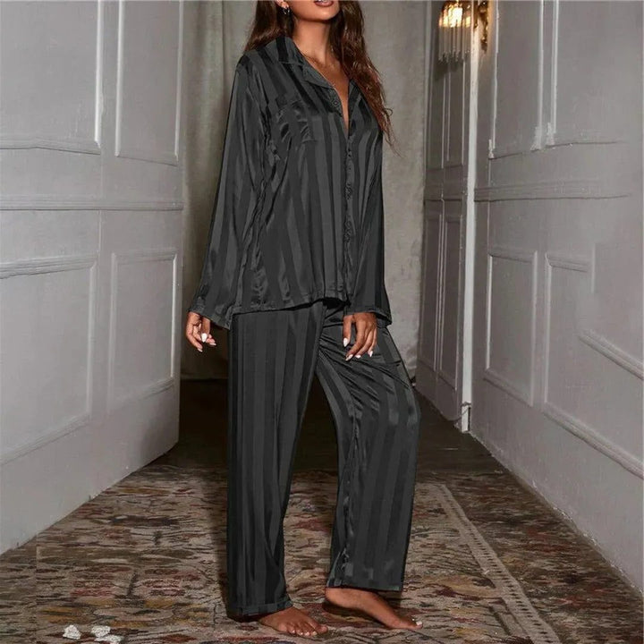 Sidonie | Gestreiftes Pyjama-Set mit Knopfleiste für Frauen