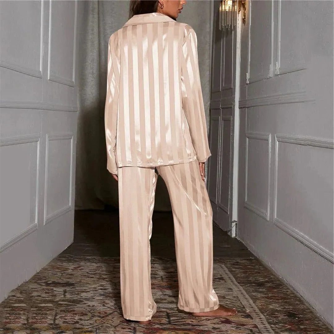 Sidonie | Gestreiftes Pyjama-Set mit Knopfleiste für Frauen