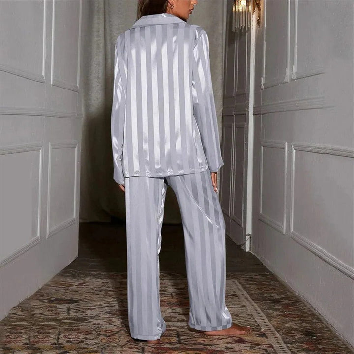 Sidonie | Gestreiftes Pyjama-Set mit Knopfleiste für Frauen