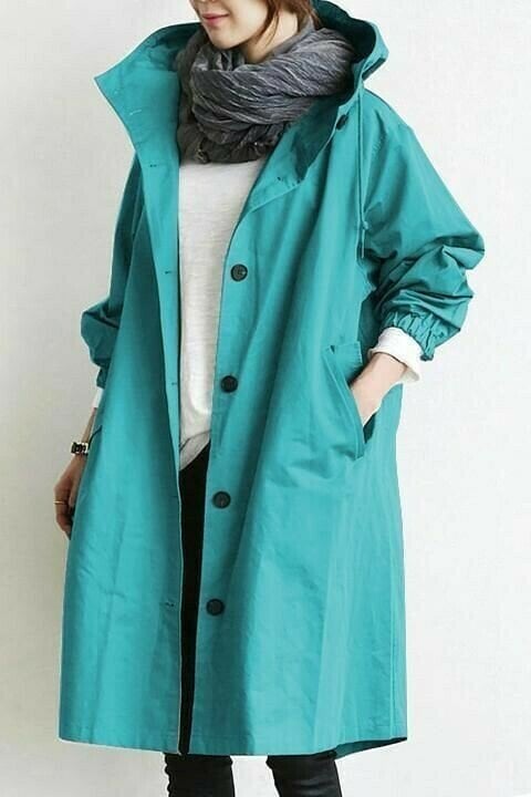 Stella | Das Windjacke mit Knöpfen und Kapuze für Damen