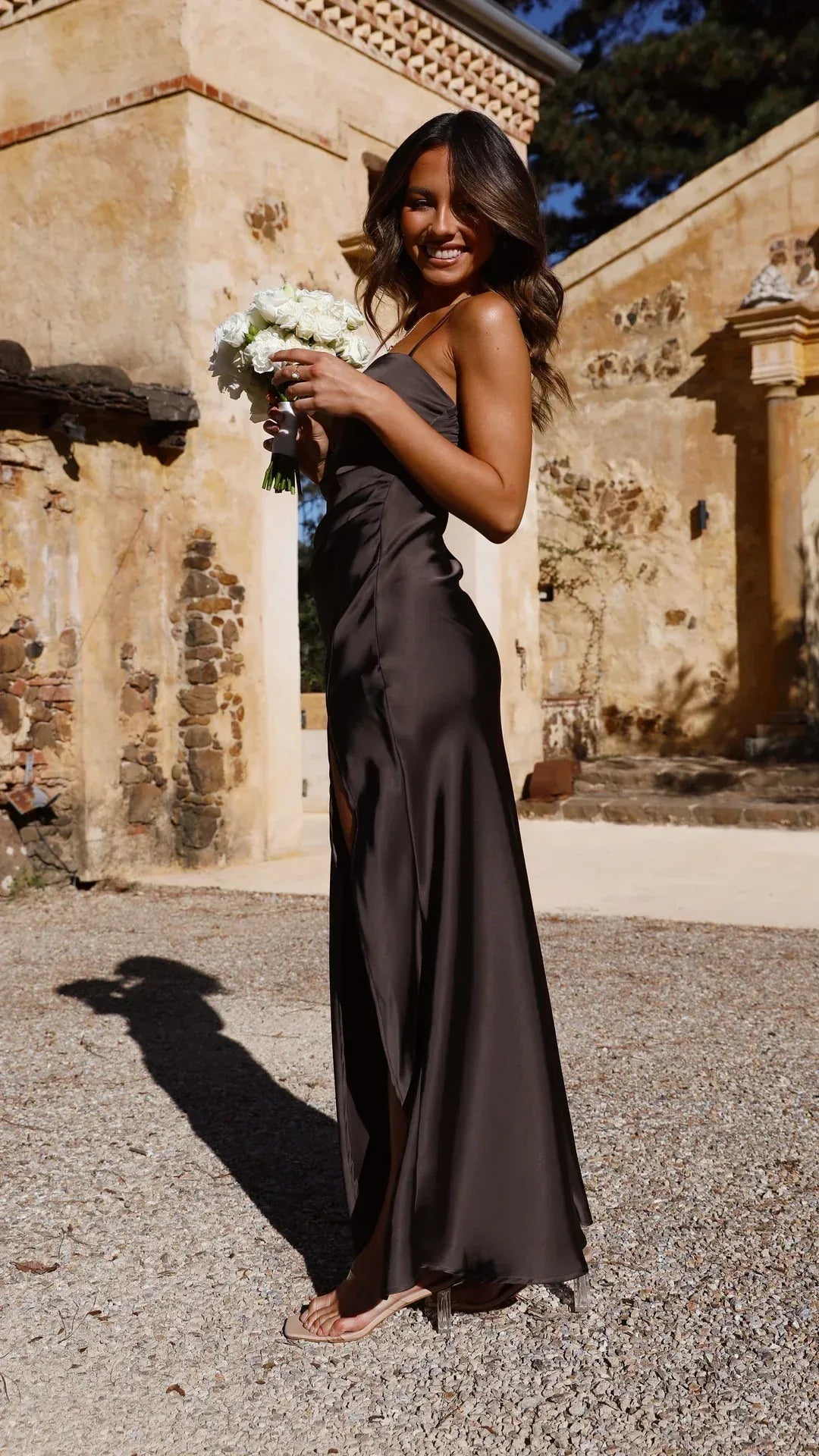 Lange Kleid mit feinen Trägern, geradem Ausschnitt und seitlichem Schlitz für Damen | Ideal für Abende oder festliche Anlässe